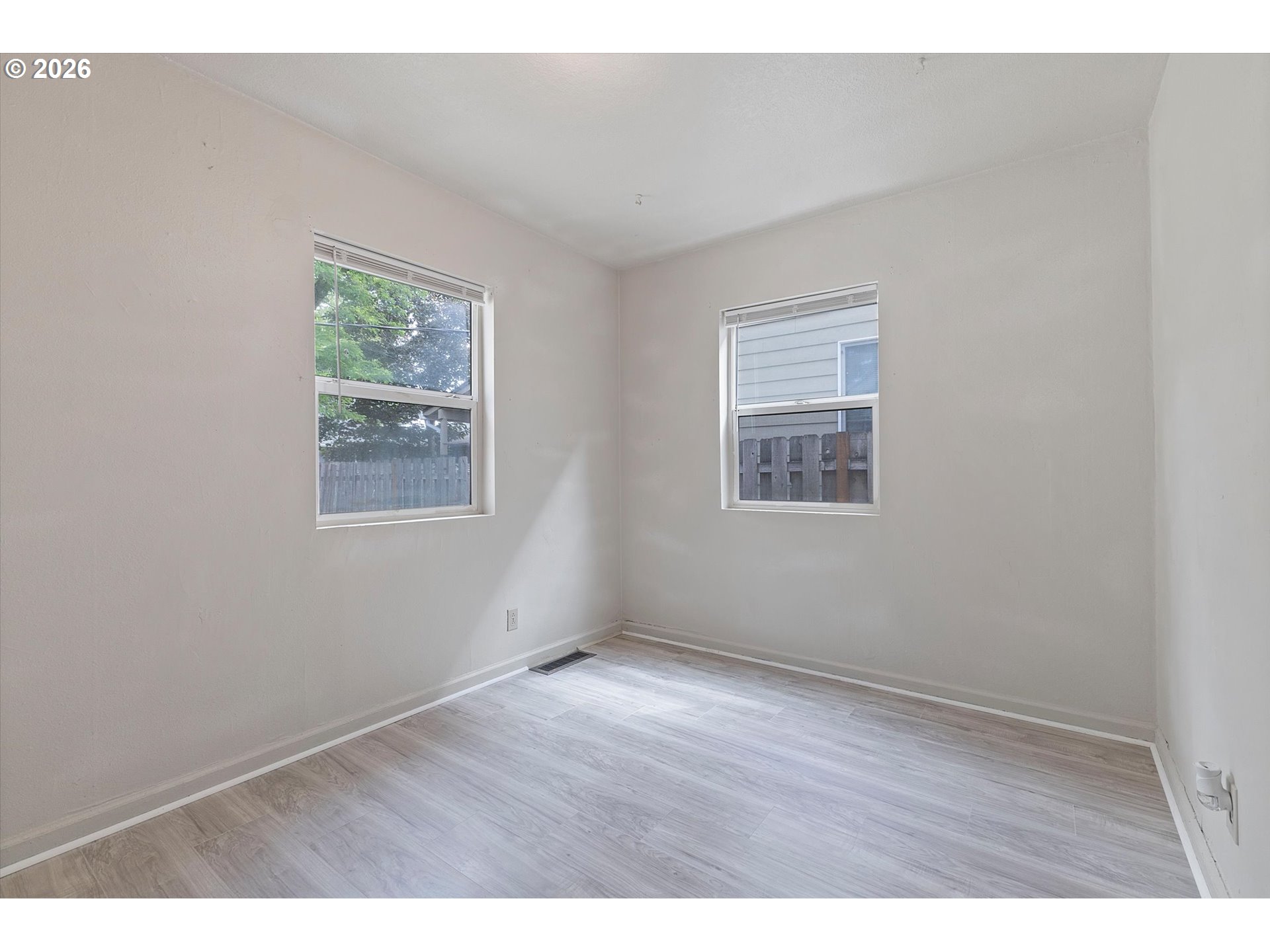 8305 Se Rhone St Property Photo 15