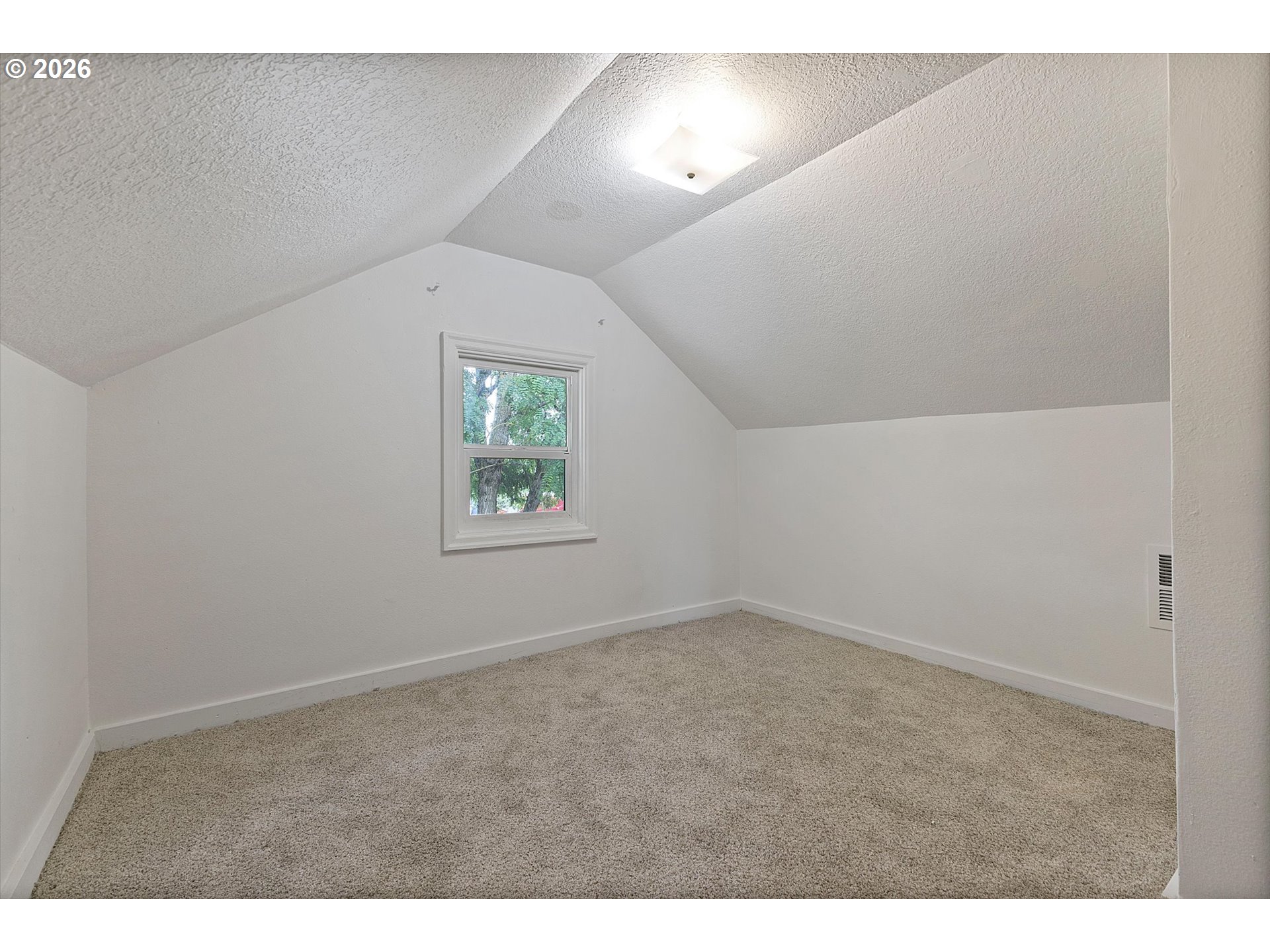 8305 Se Rhone St Property Photo 23