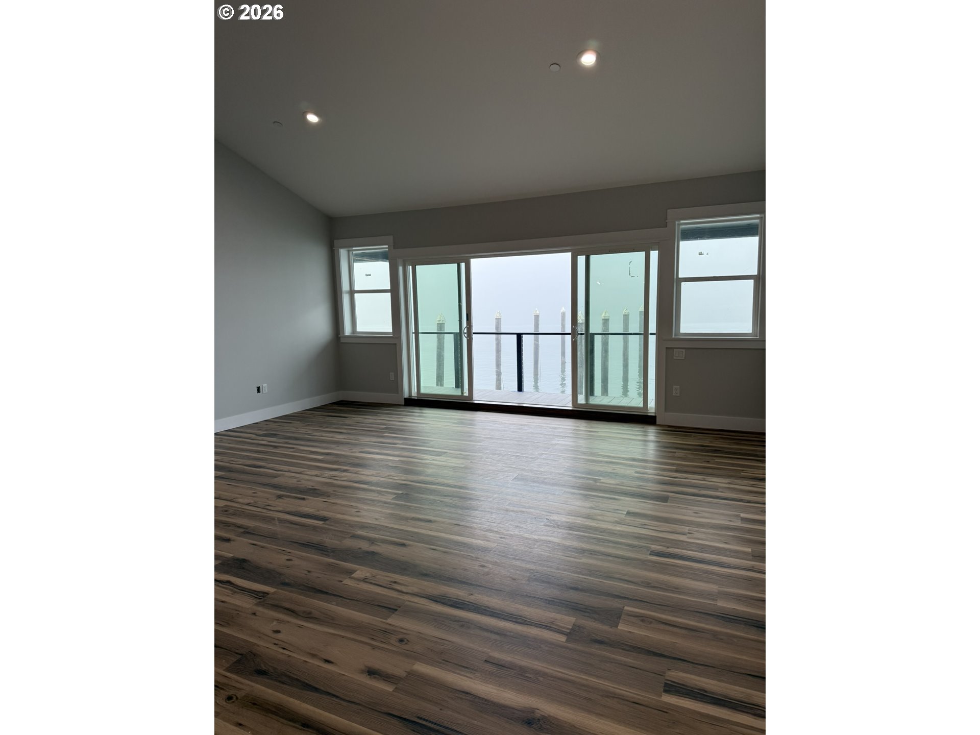 1150 Bay St C Property Photo 4