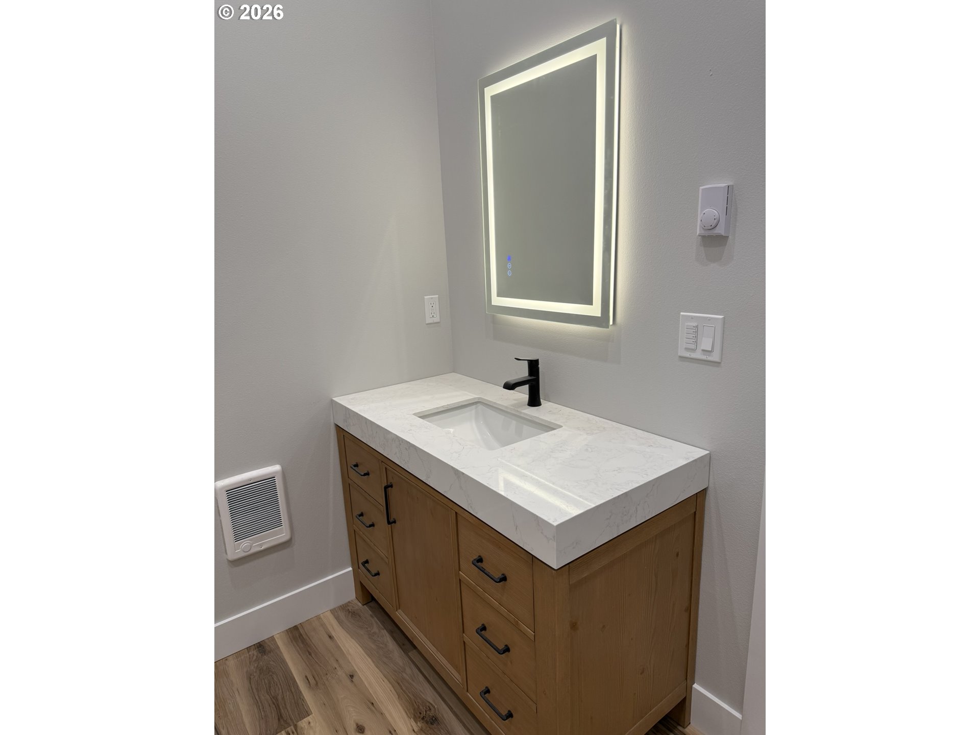 1150 Bay St C Property Photo 10