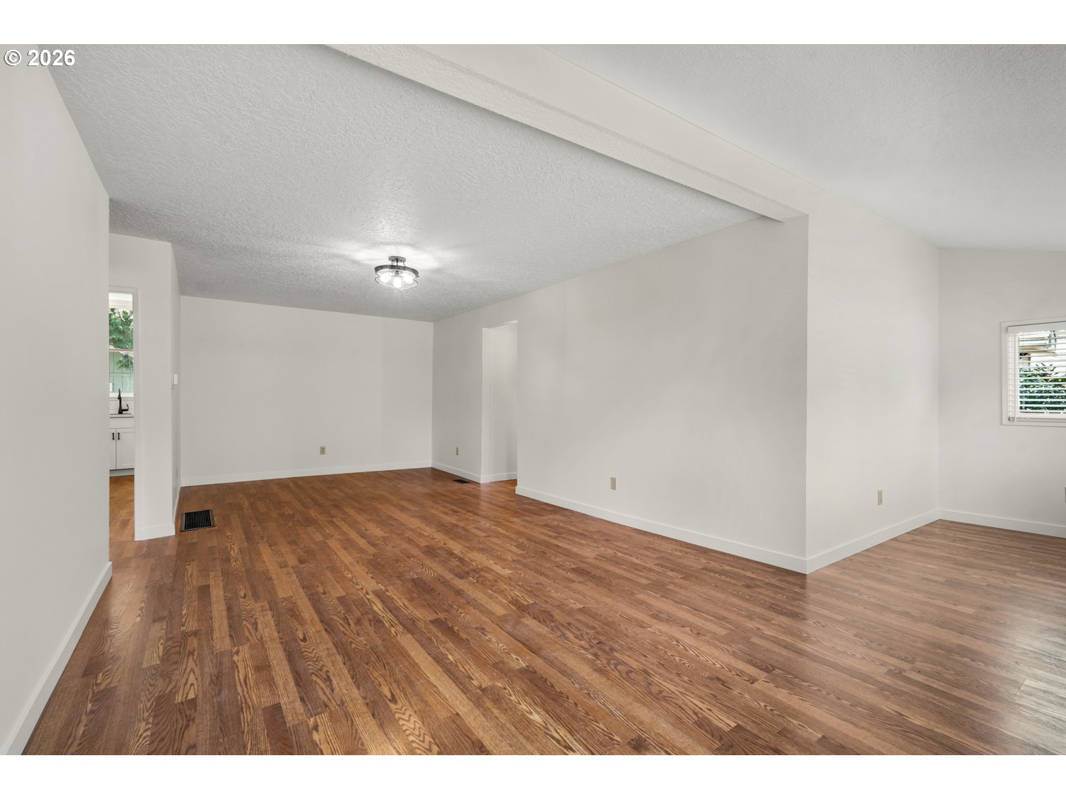 6911 Se Cora St Property Photo 3