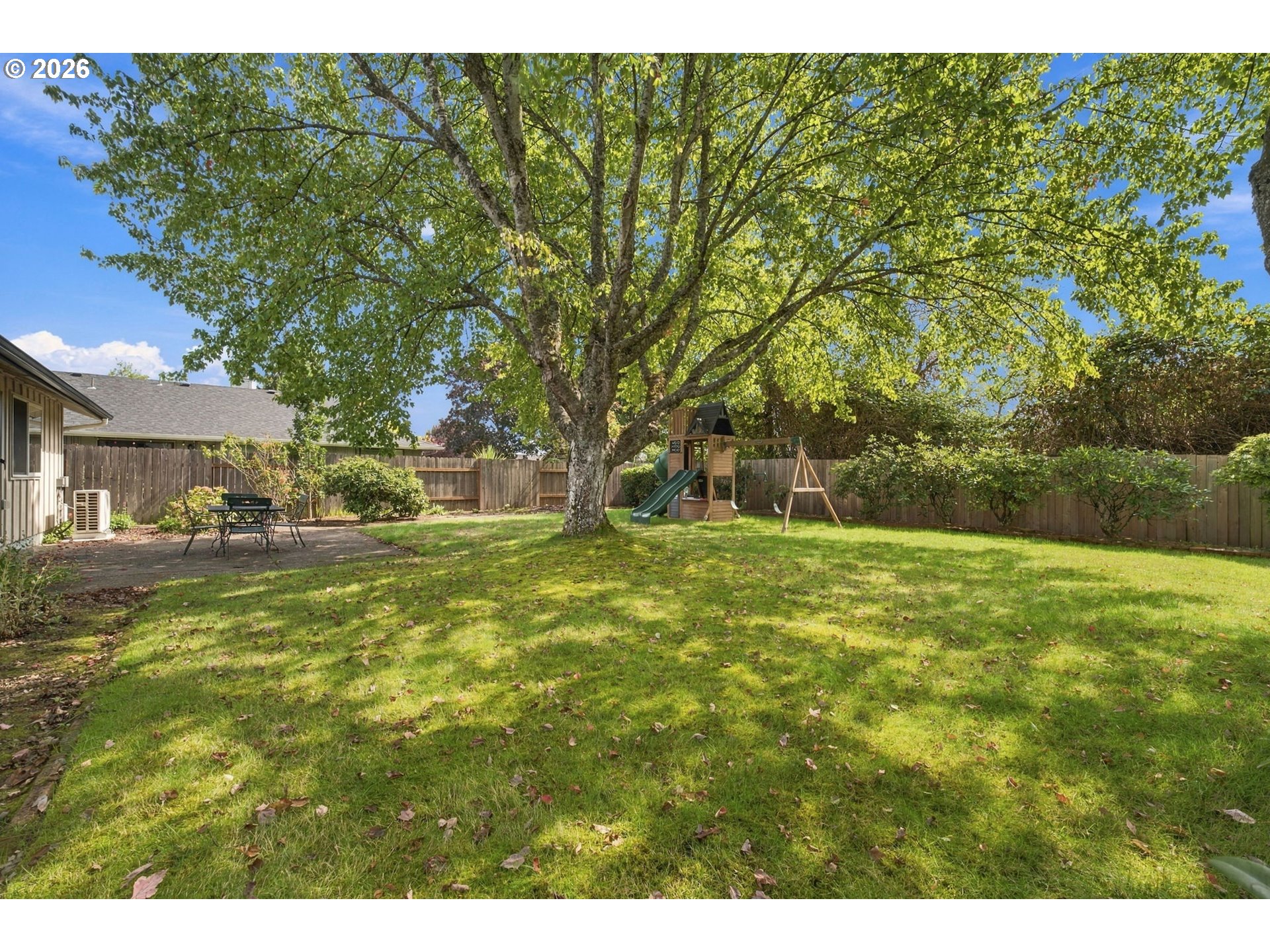 2466 Erin Way Property Photo 35