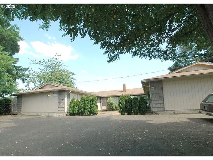 6342 6348 Ne Willow St Property Photo 1