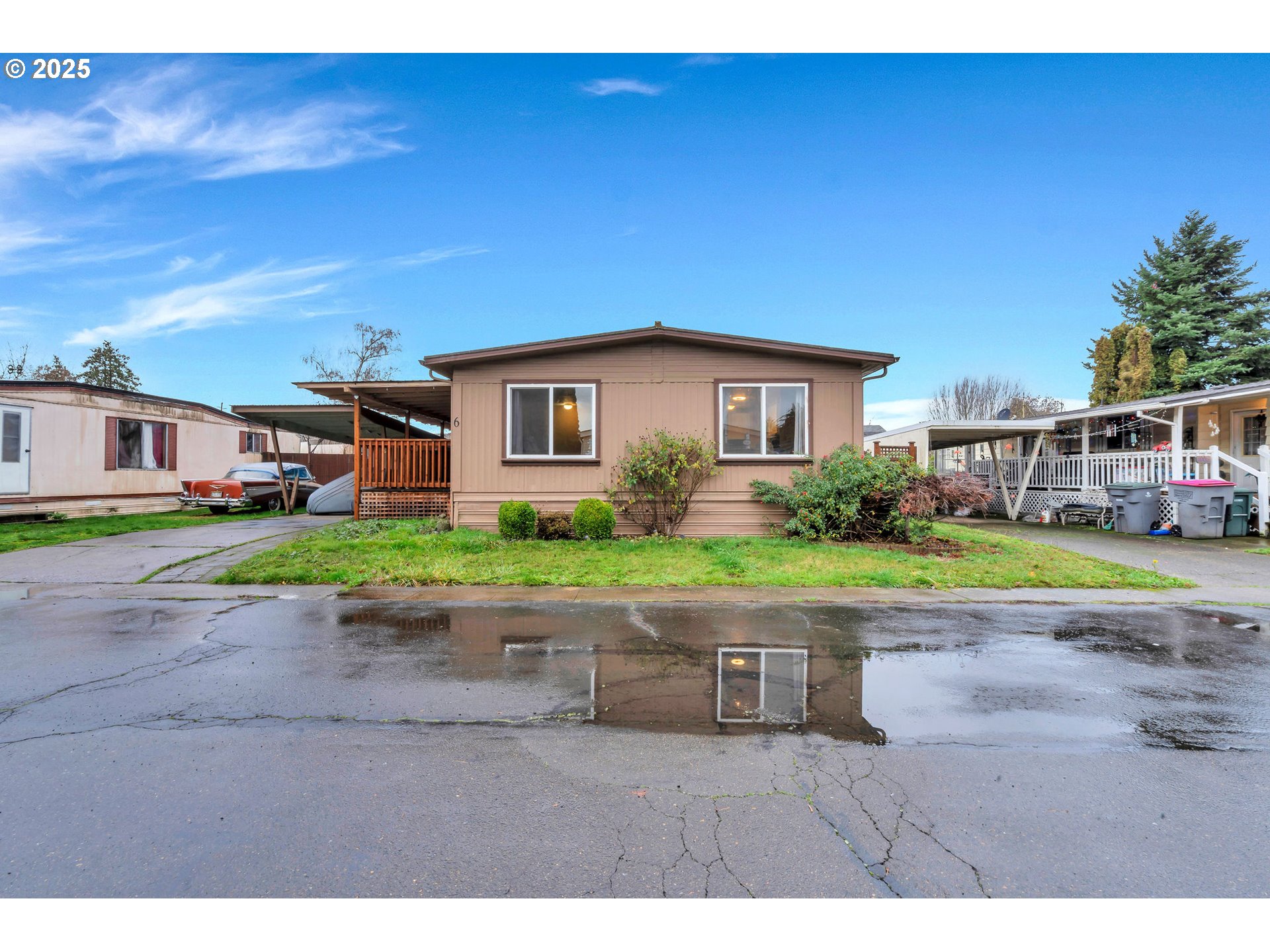 1005 Ferry St Property Photo 1