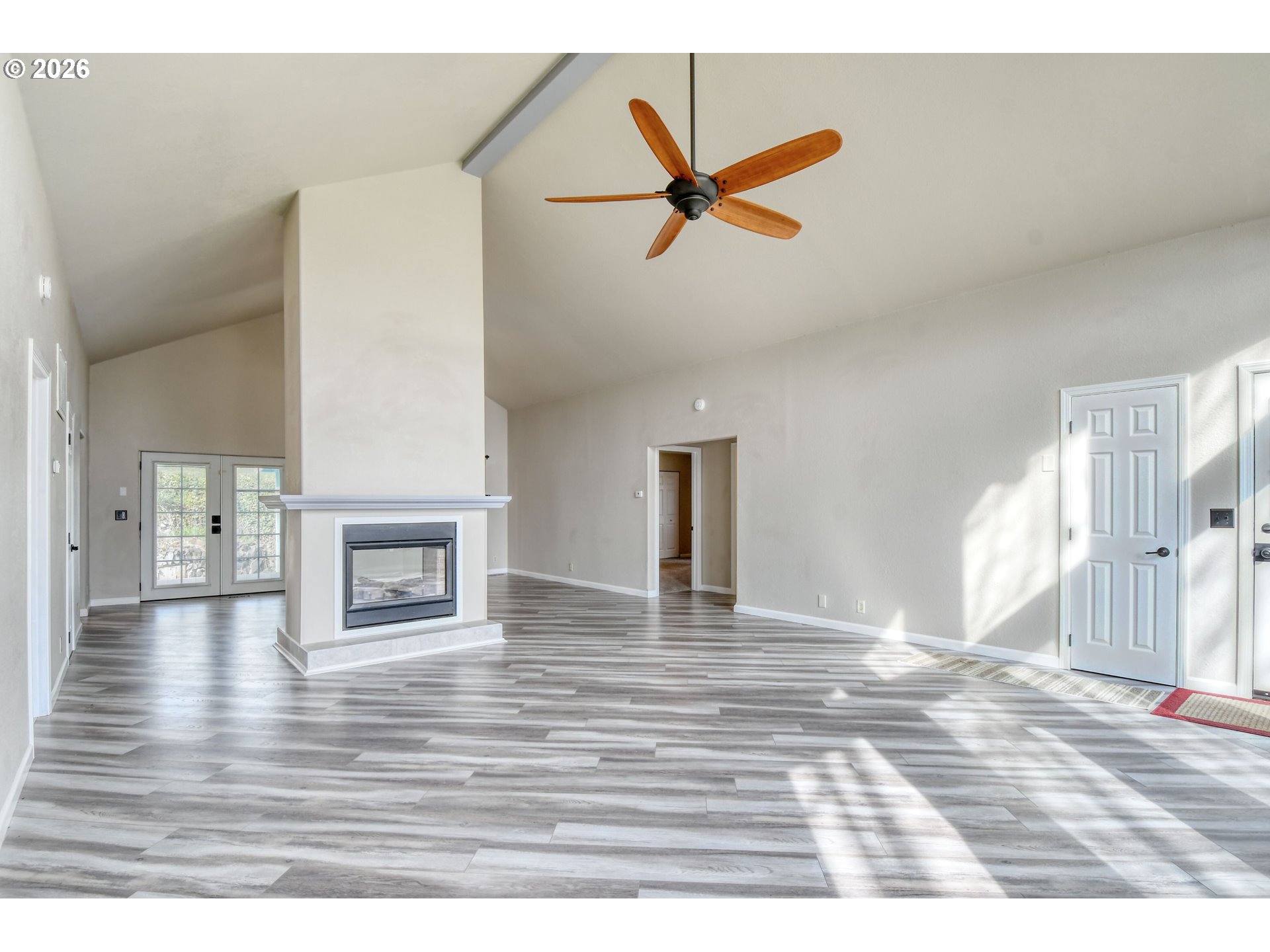 102 S Washington St Property Photo 10