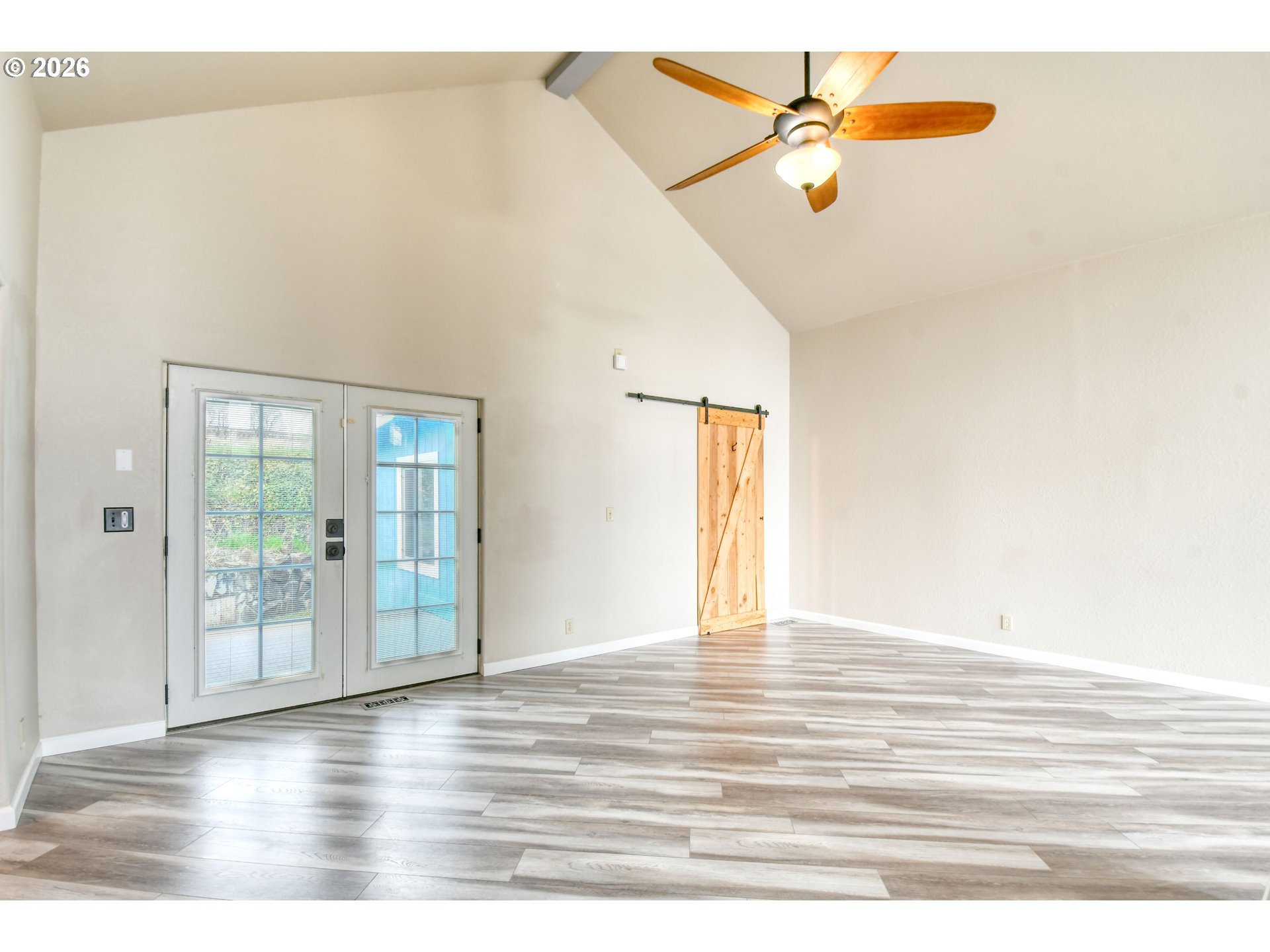 102 S Washington St Property Photo 16