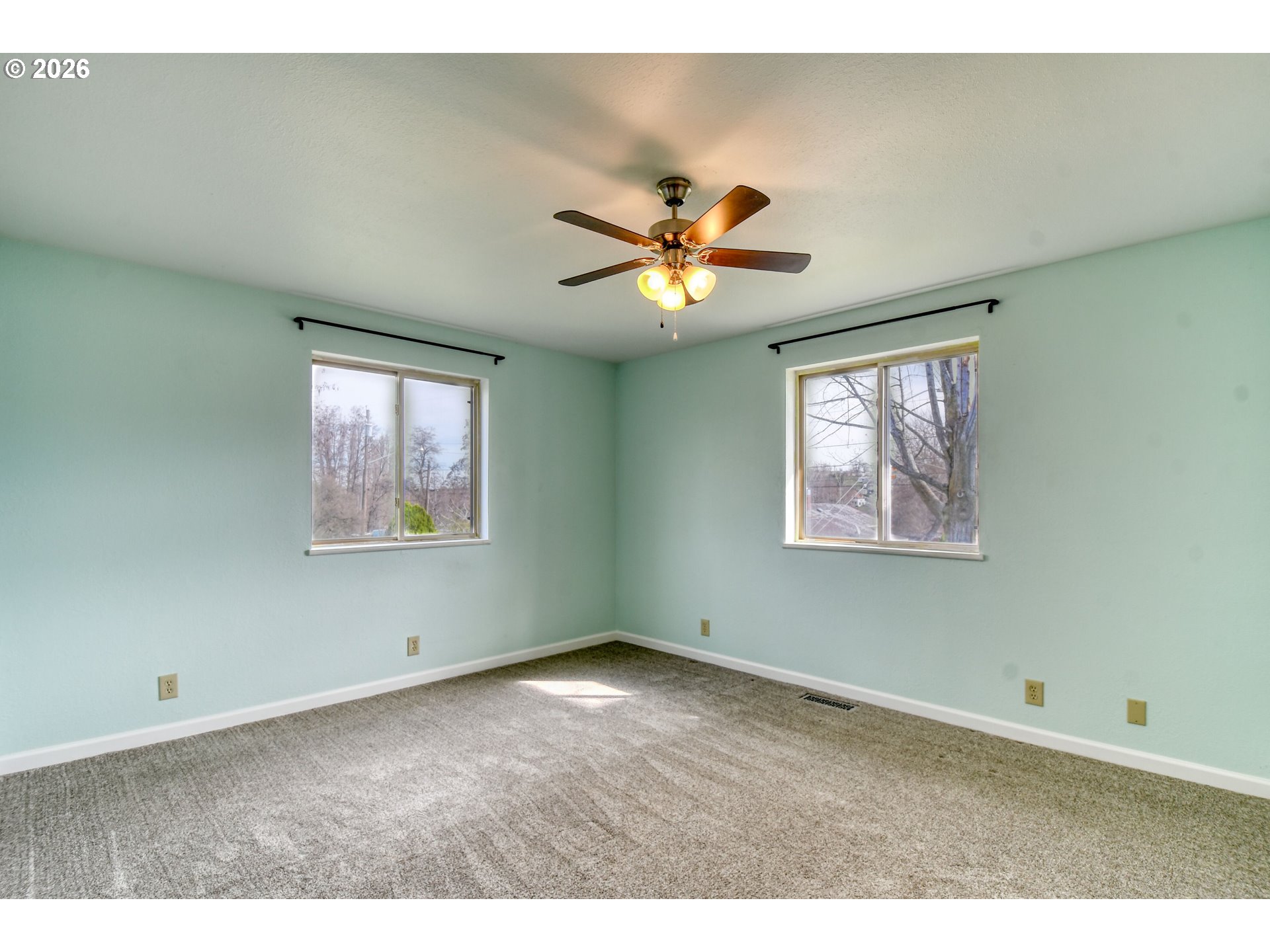102 S Washington St Property Photo 28