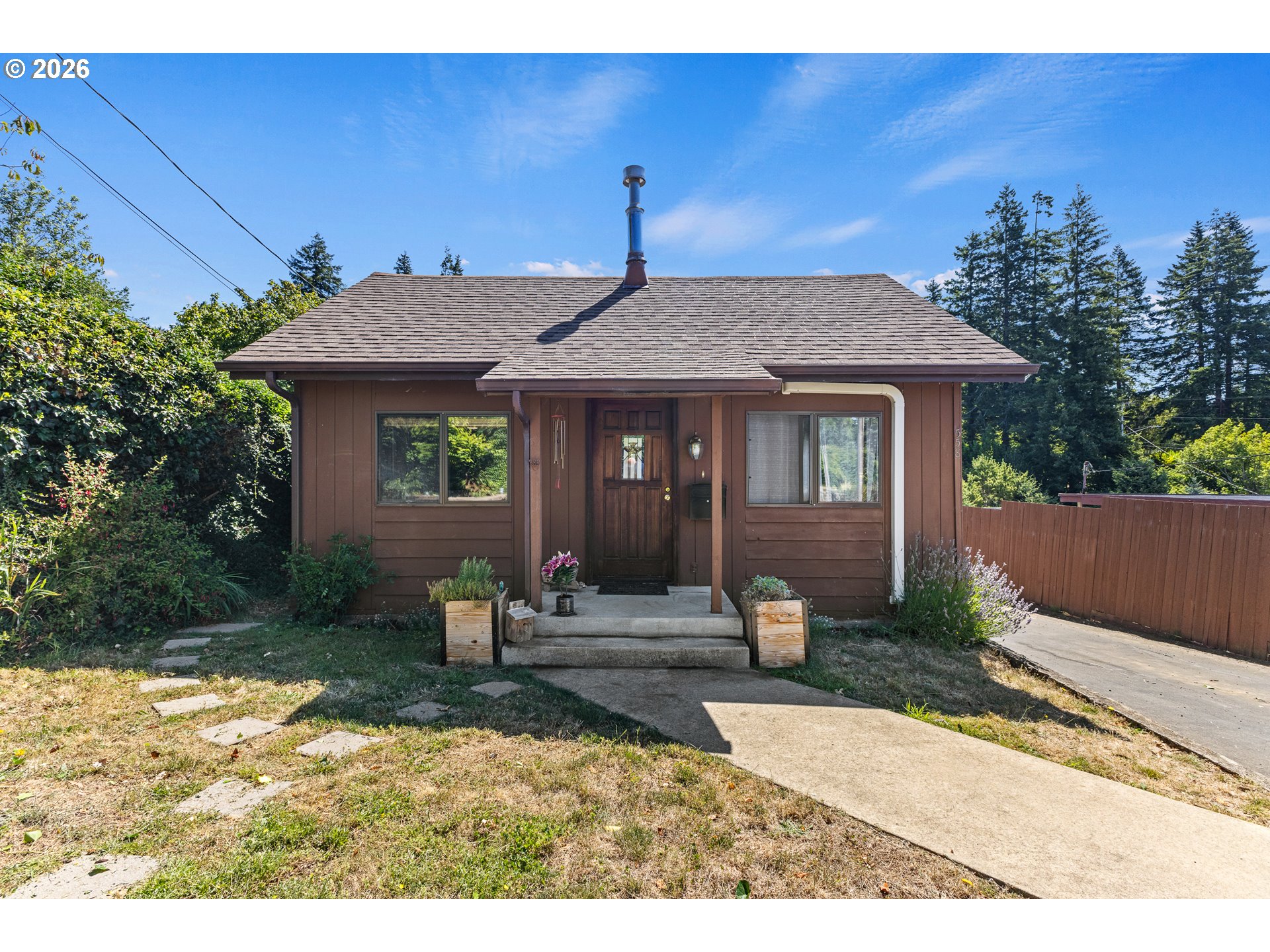 558 N Elliott St Property Photo 1