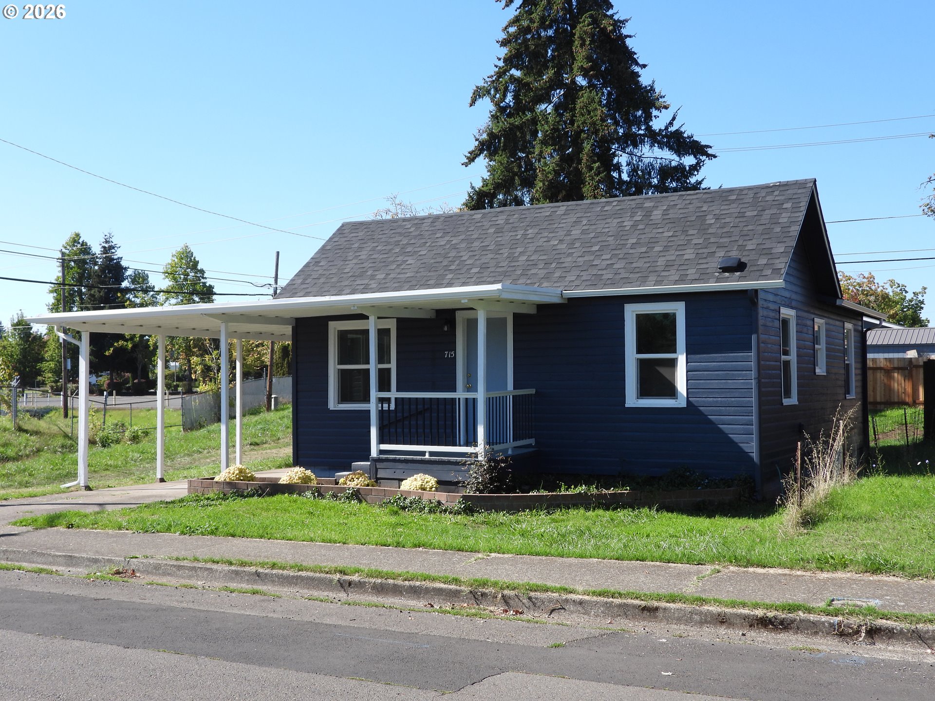 715 Deal St Property Photo 3