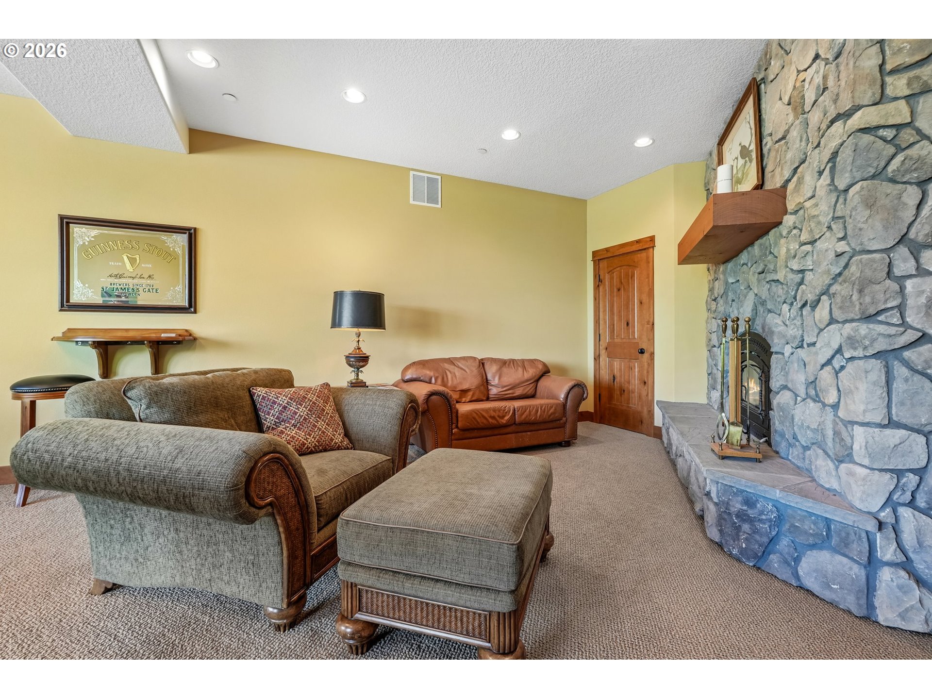 1384 Bayswater Rd Property Photo 25