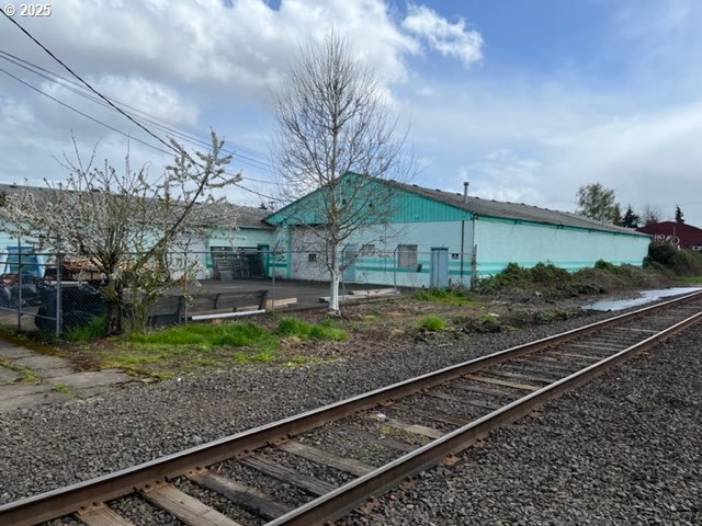 111 Fourth St Property Photo 4