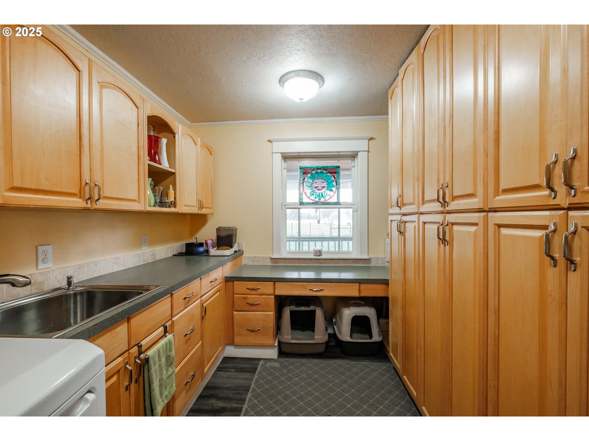 7873 Parker Ln Property Photo 3