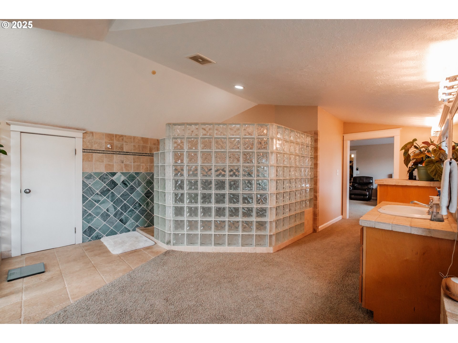 7873 Parker Ln Property Photo 9