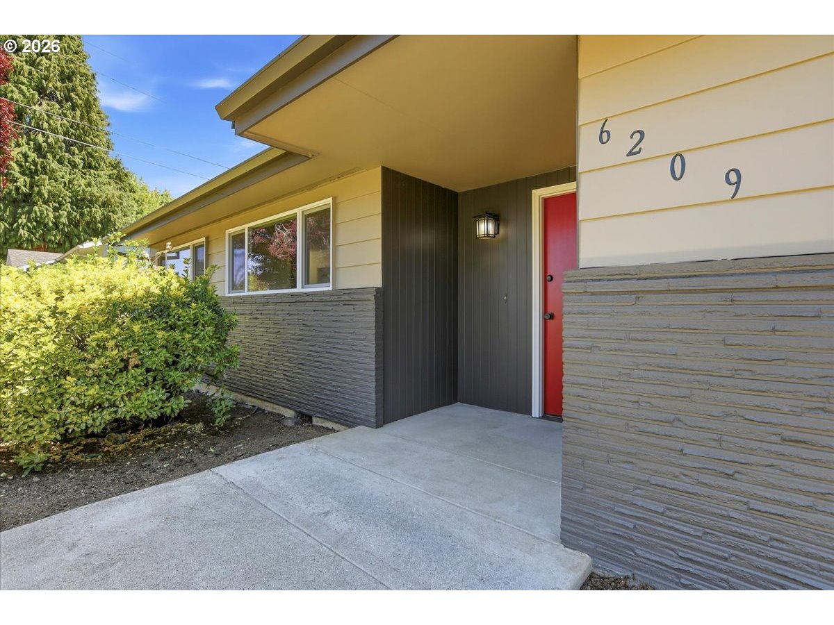 6209 Idaho St Property Photo 3