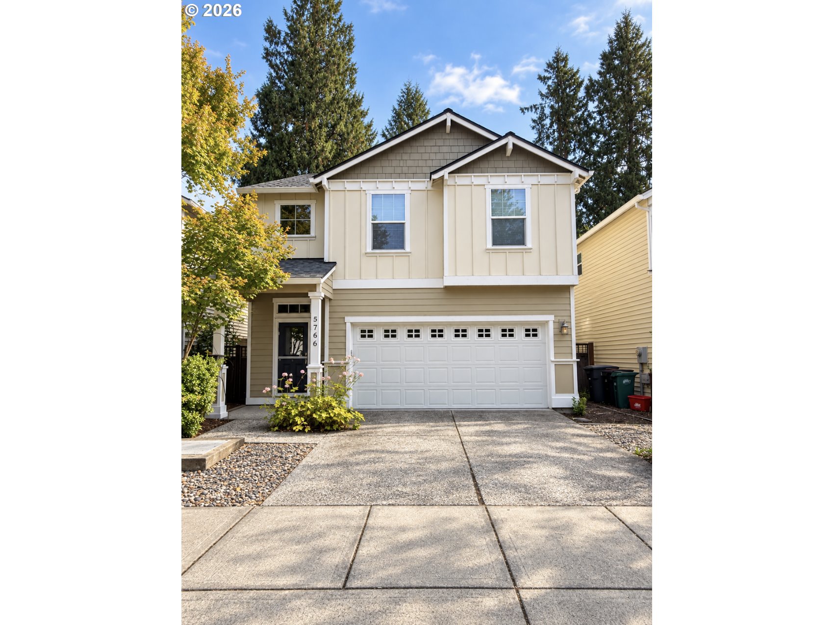 5766 Ne Damsel Dr Property Photo 1