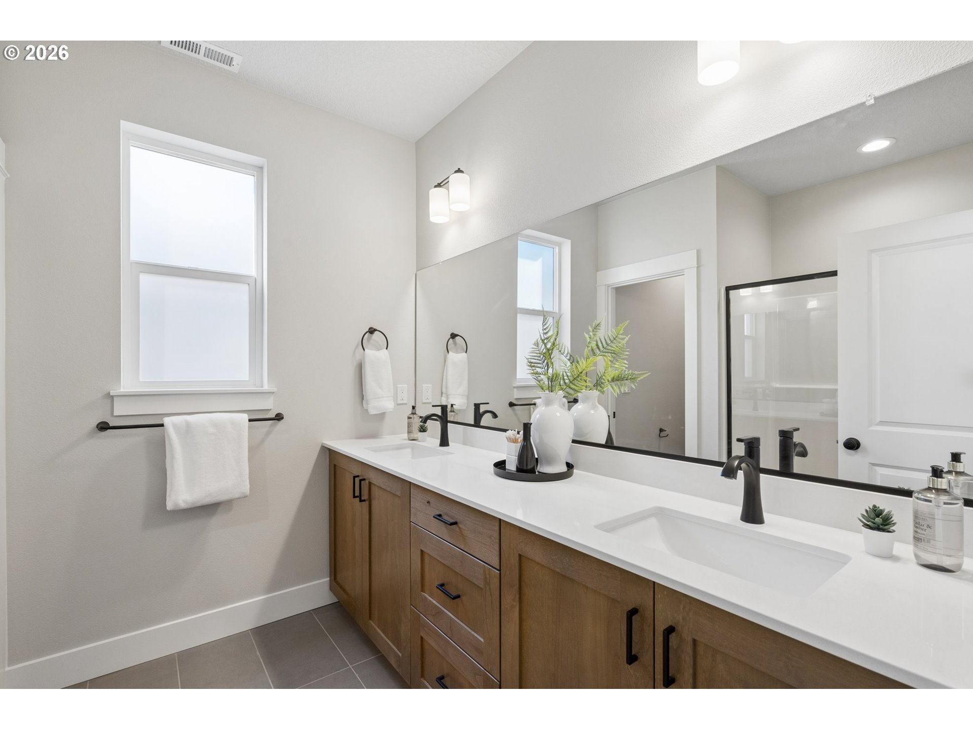 4465 E Willakenzie St Property Photo 17