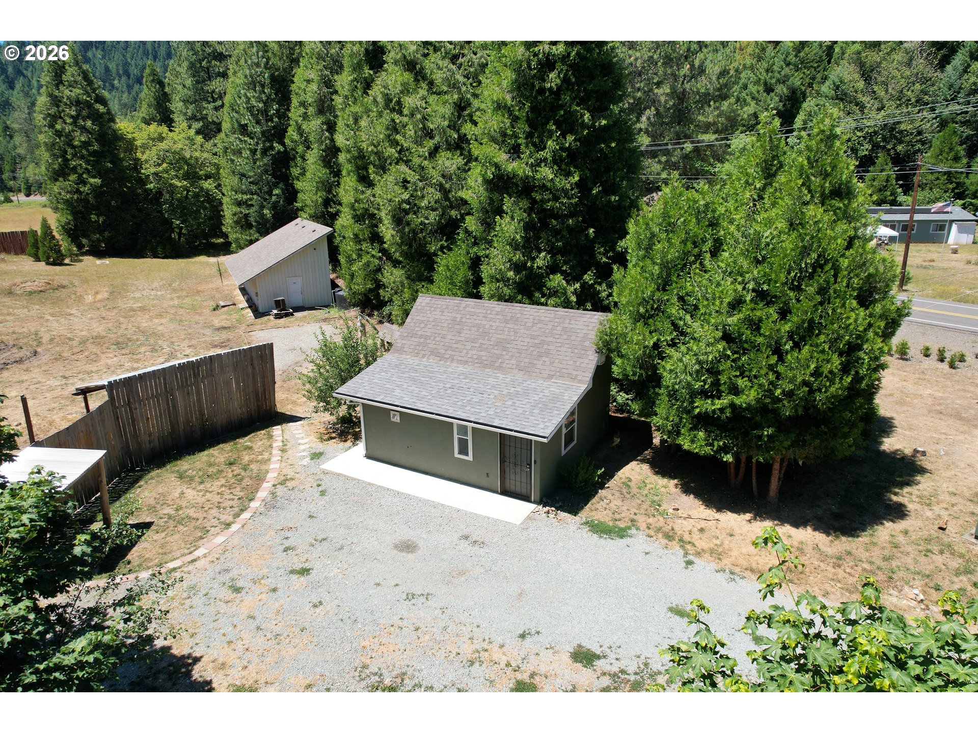 1545 Upper Cow Creek Rd Property Photo 2