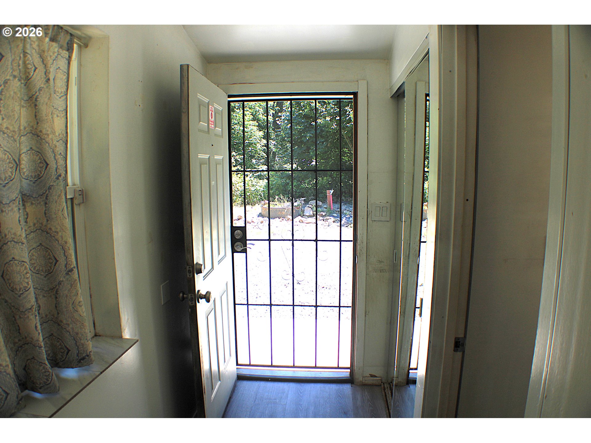 1545 Upper Cow Creek Rd Property Photo 4