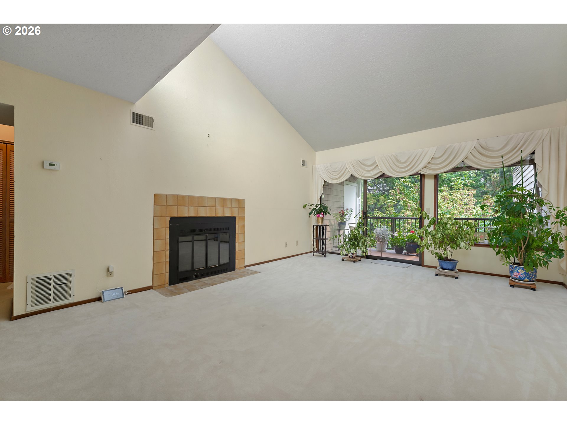 7577 N Edgewater Ave Property Photo 9