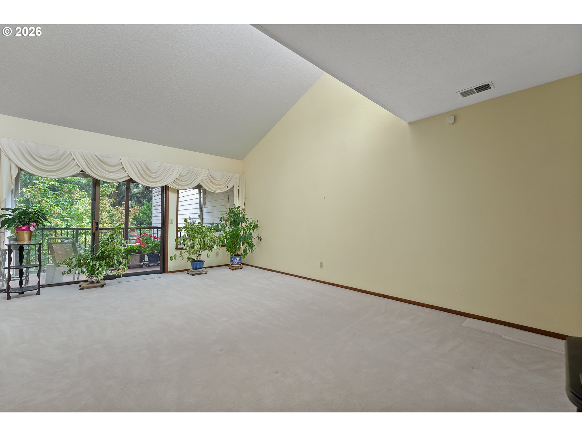 7577 N Edgewater Ave Property Photo 13