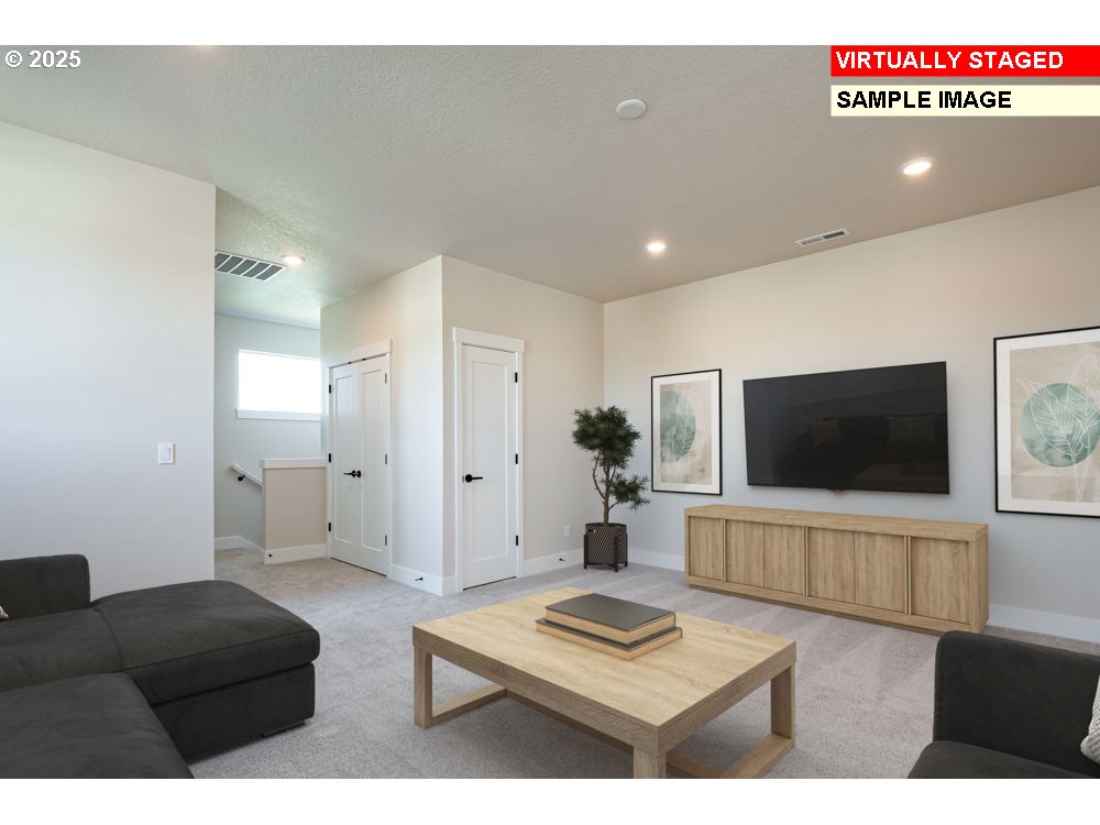 1313 E Canto St Property Photo 5