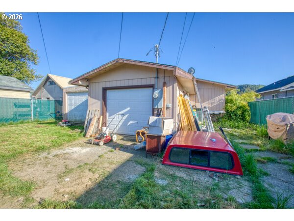 2125 Elm Ave Property Photo 15