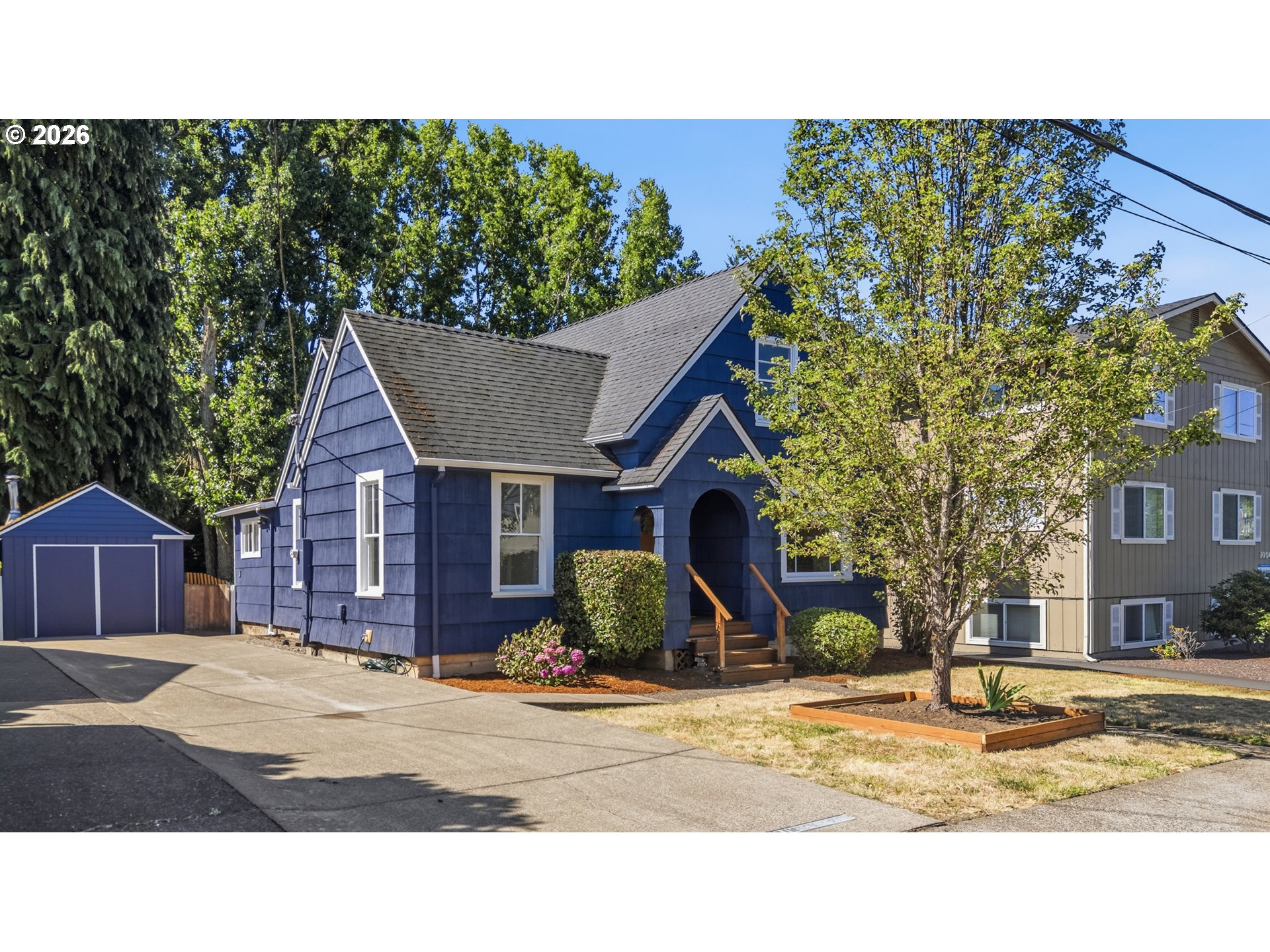 1020 Sw E Ave Property Photo 1
