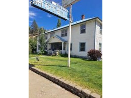 104 E Main St Property Photo 1