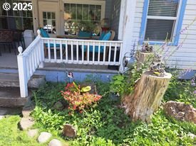 104 E Main St Property Photo 3