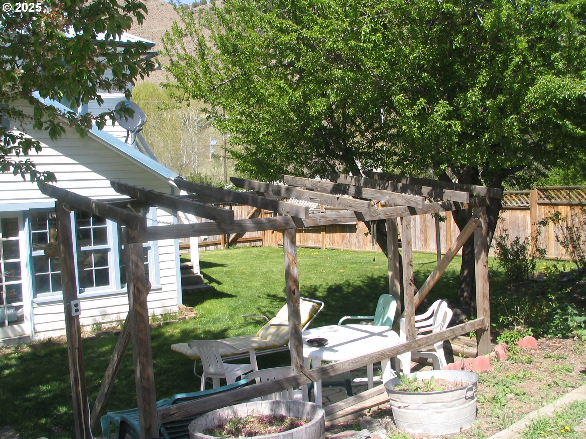 104 E Main St Property Photo 4