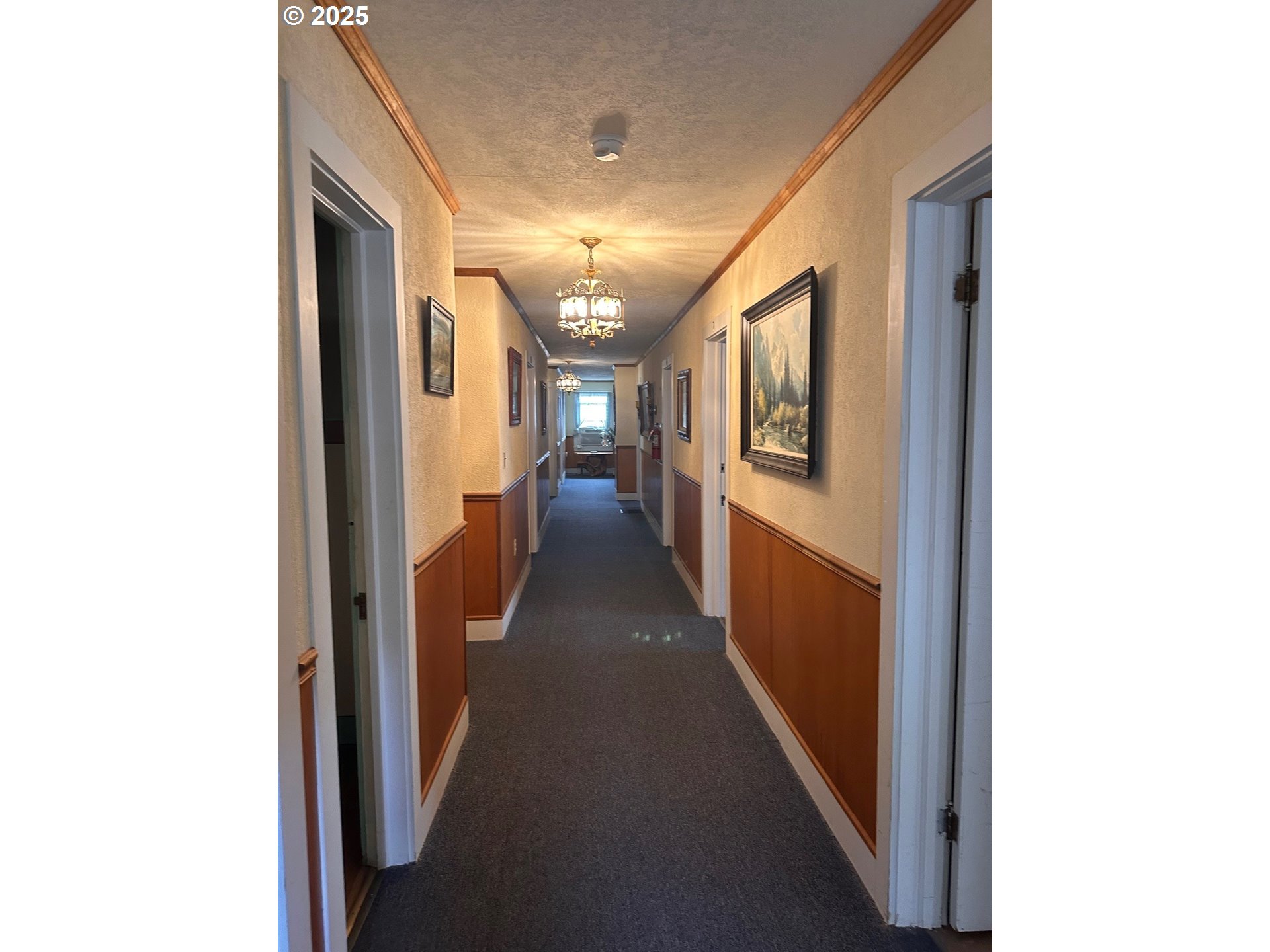 104 E Main St Property Photo 16