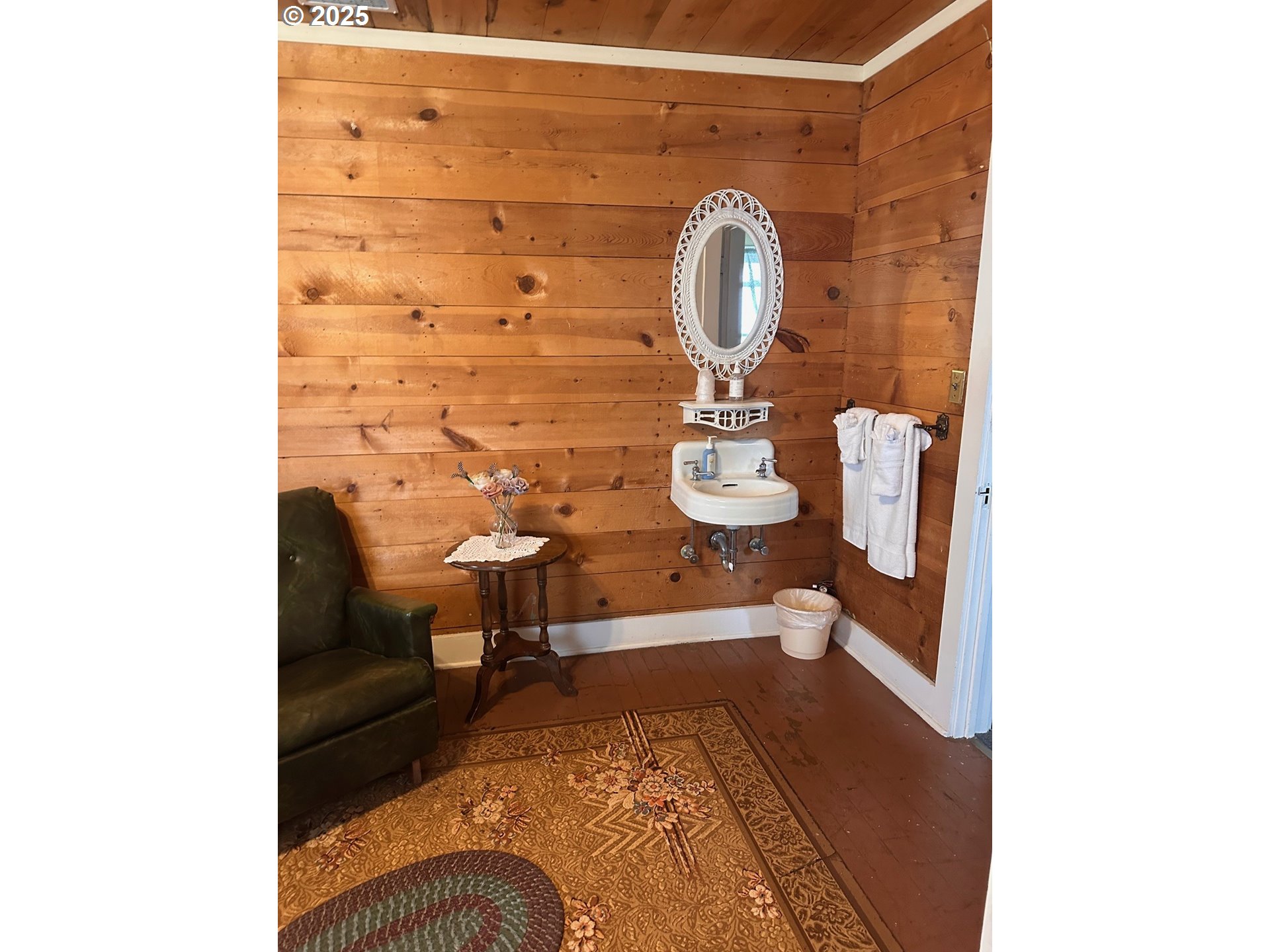 104 E Main St Property Photo 23
