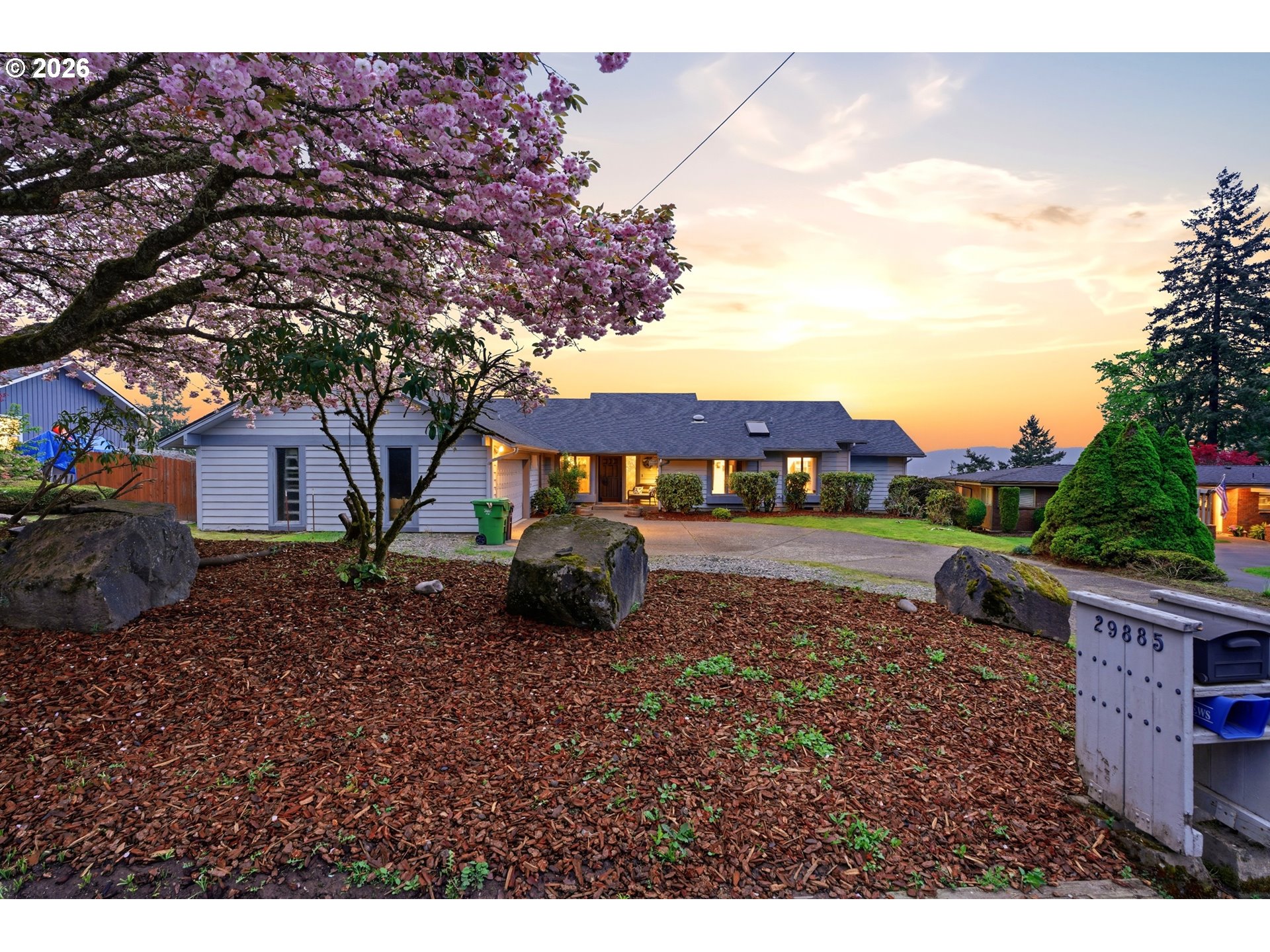 29885 RIVERVIEW DR Property Photo 1