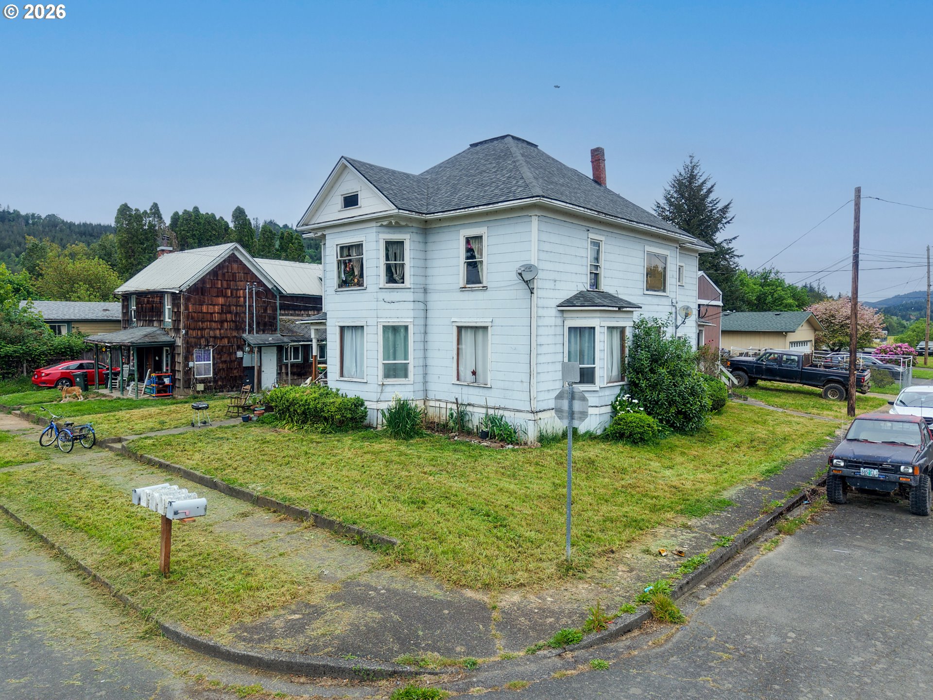 131 Ash St Property Photo 1