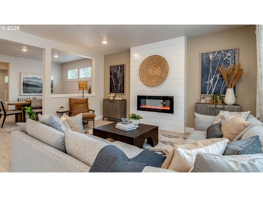 2713 Soapstone Ave Se Property Photo 4