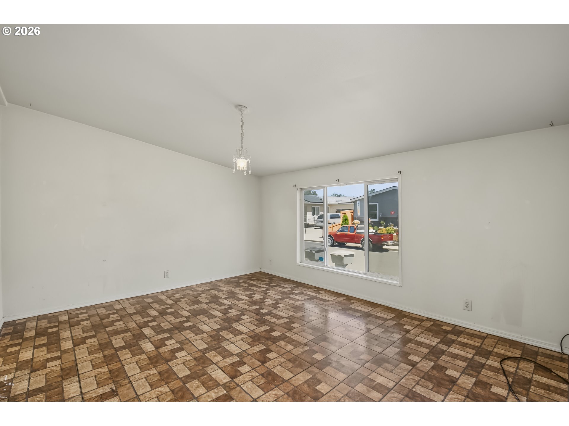513 Madsen Loop Property Photo 4