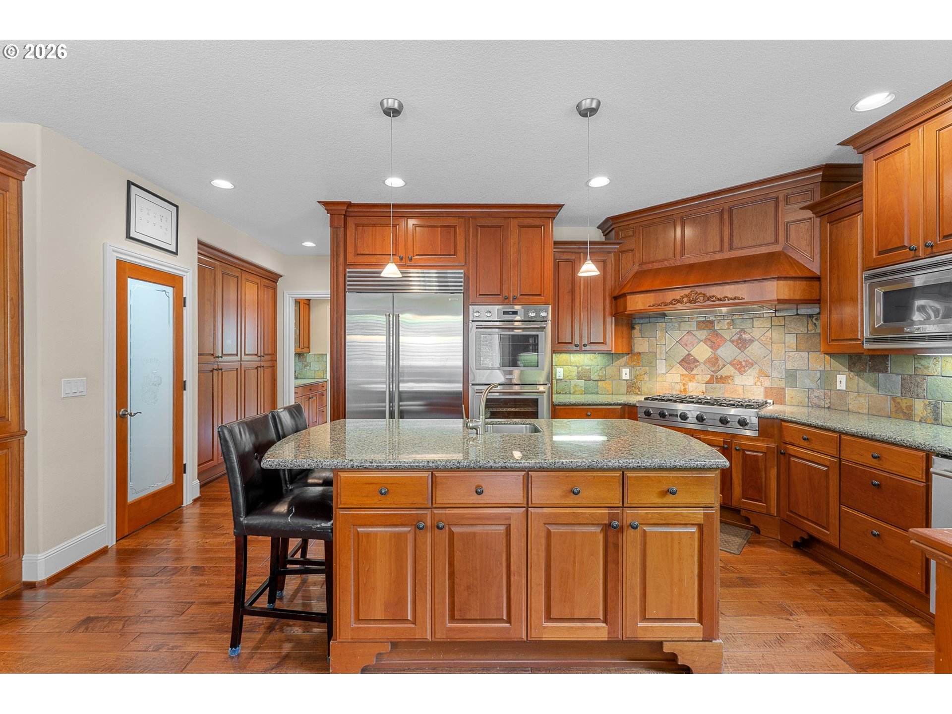 3918 Northhampton Ct Property Photo 6