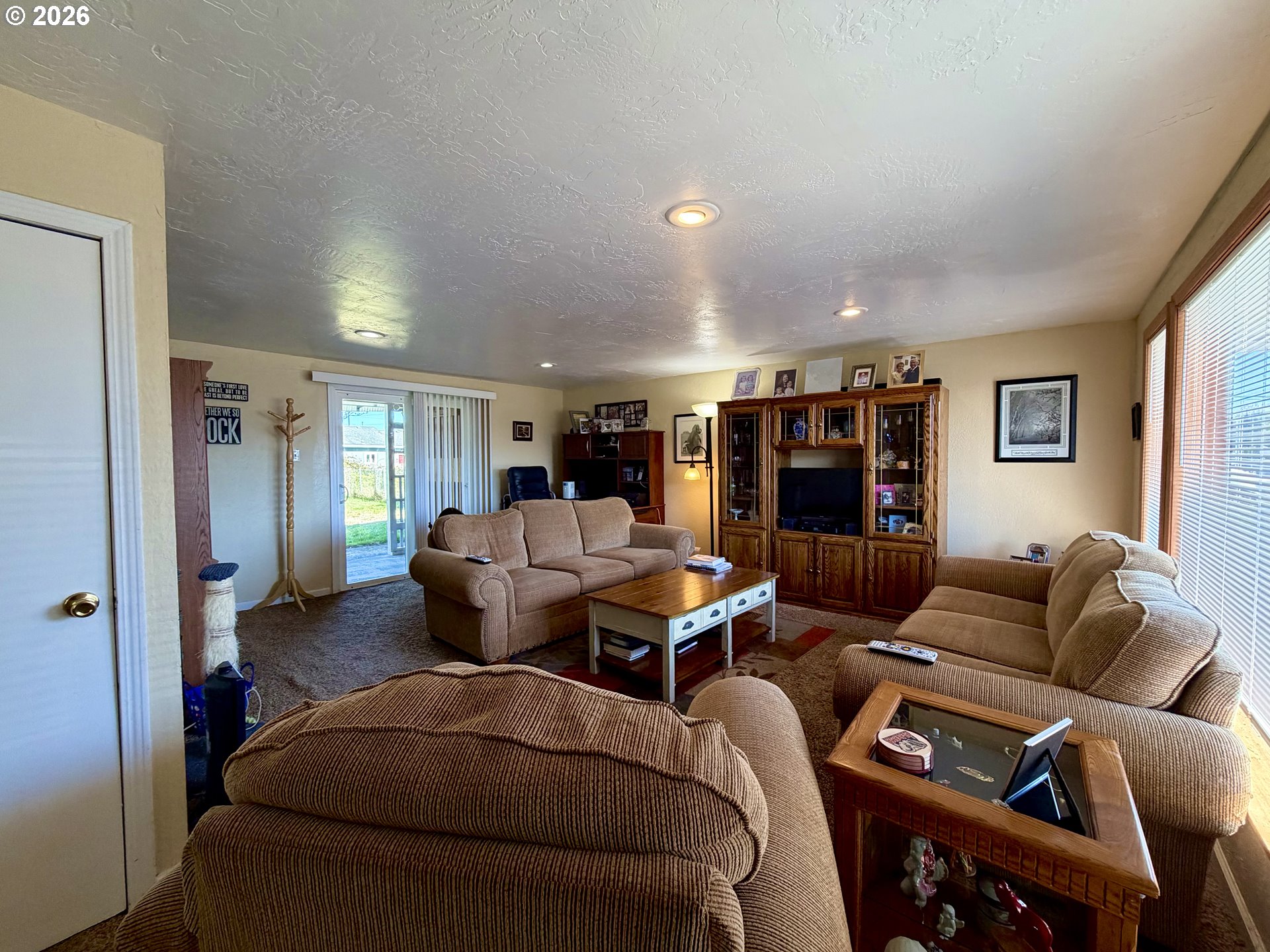 964 Michigan Ave Property Photo 4