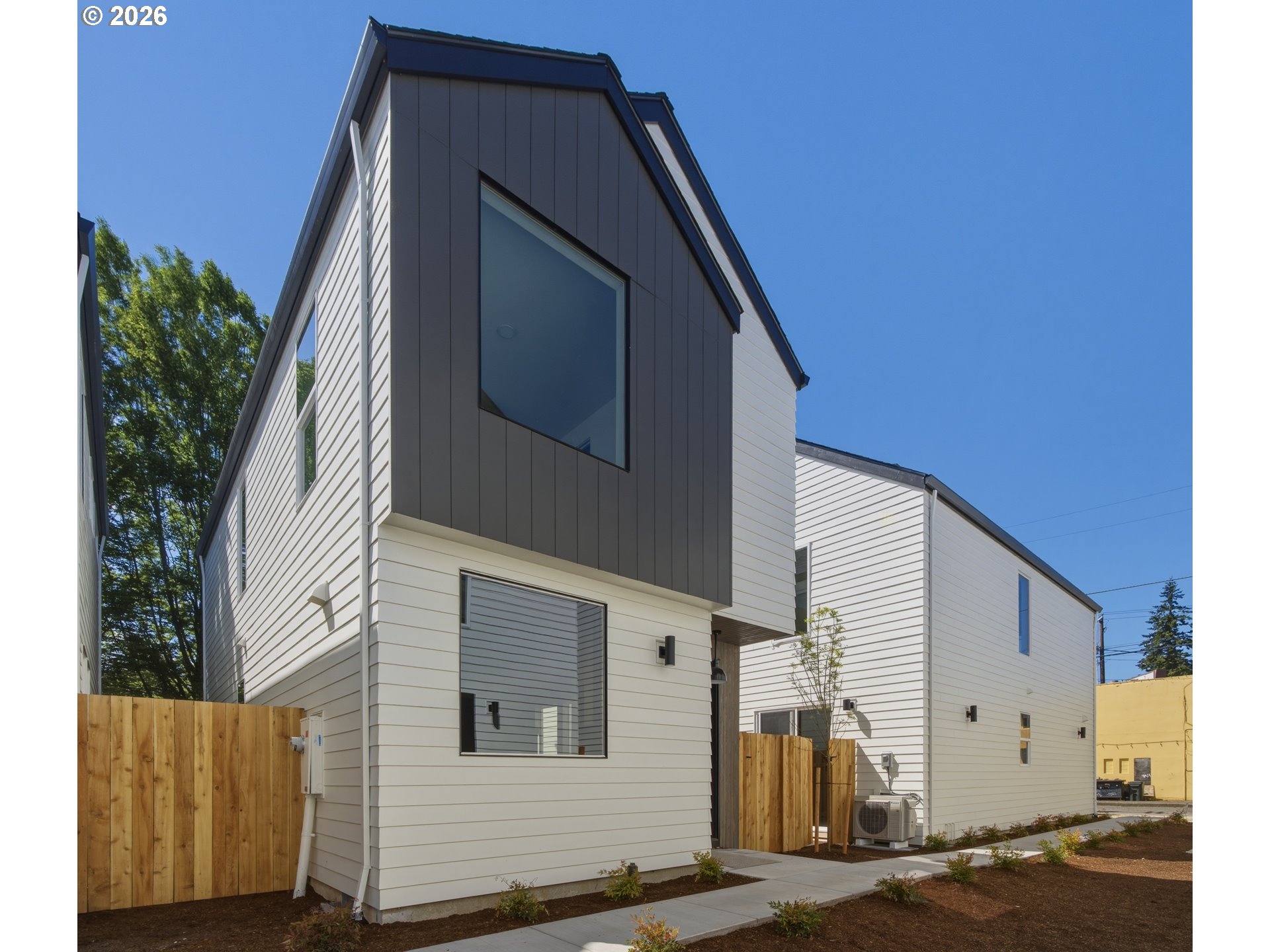 6178 Ne Stanton St Property Photo 1