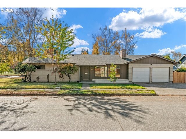 2611 Fir St Property Photo 1