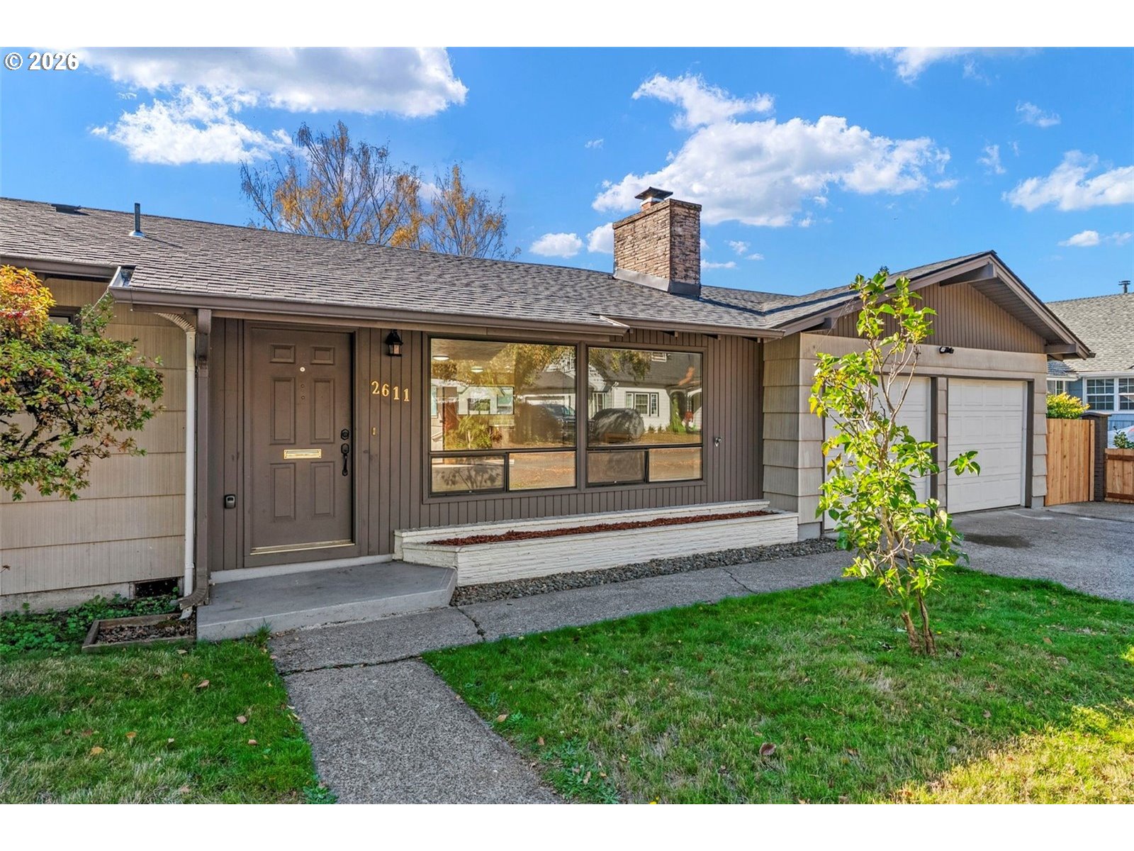 2611 Fir St Property Photo 2