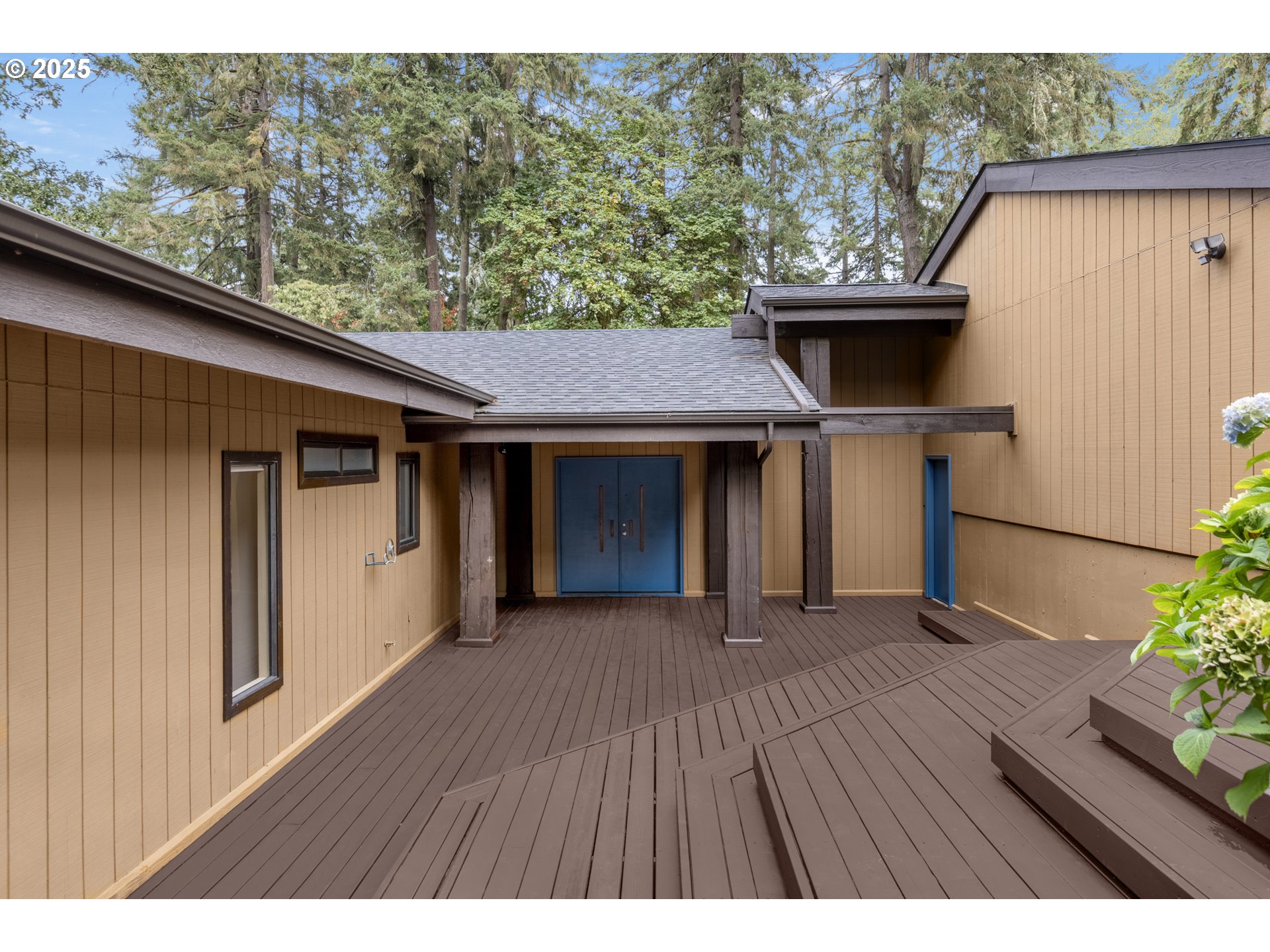 1993 Fircrest Dr Property Photo 3