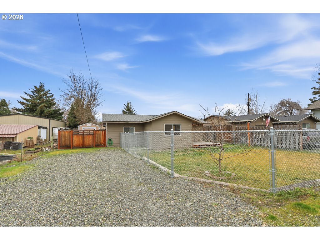 417 Gertrude Dr Property Photo 1