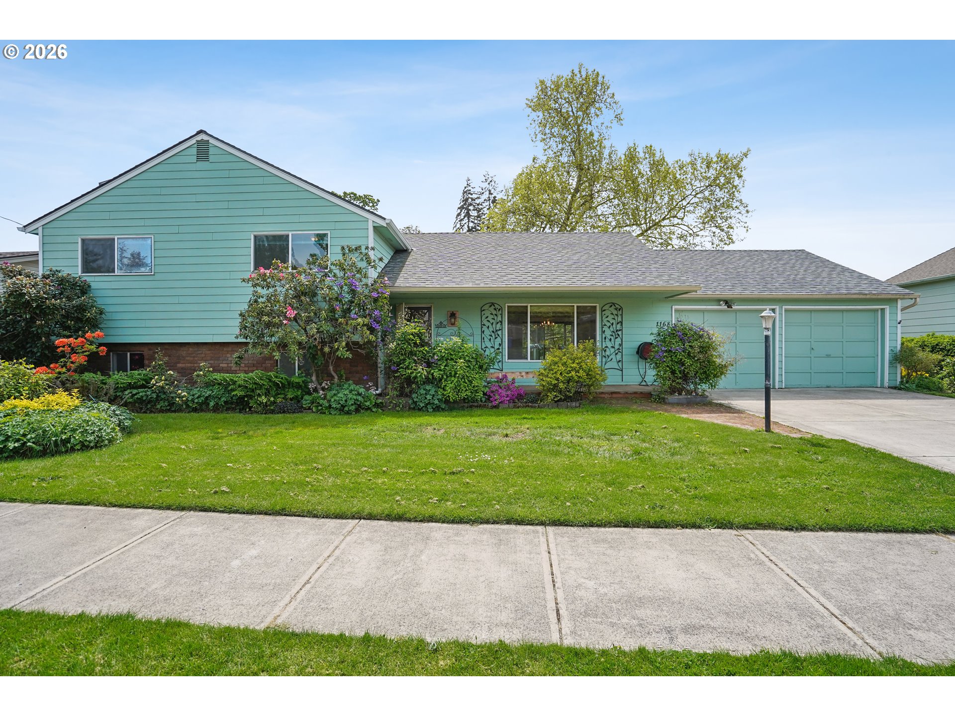 1168 Marigold St Ne Property Photo 1