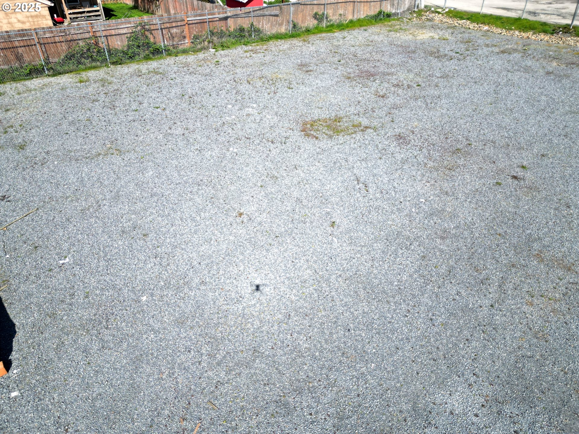 121 W Ross St Property Photo 3