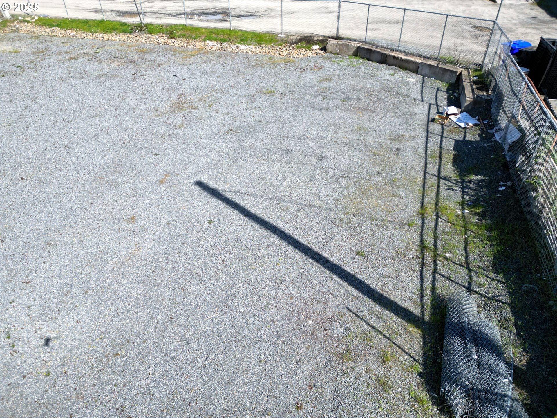 121 W Ross St Property Photo 4