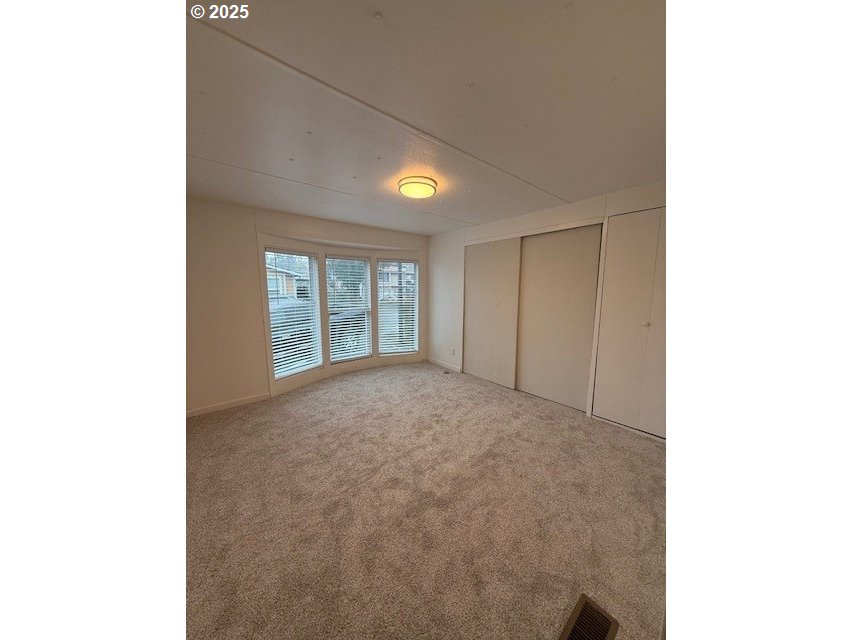 37600 Sunset St 26 Property Photo 9