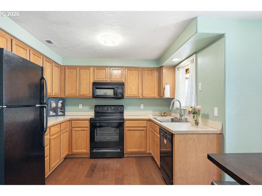 1348 Keller St Property Photo 8