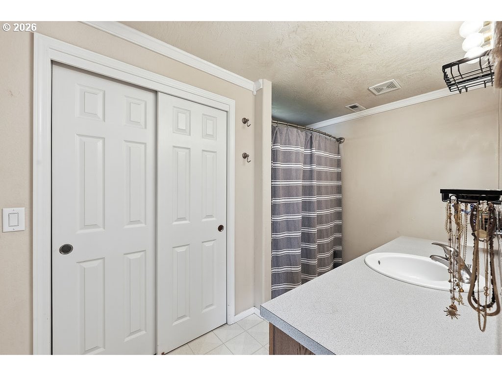 1348 Keller St Property Photo 17