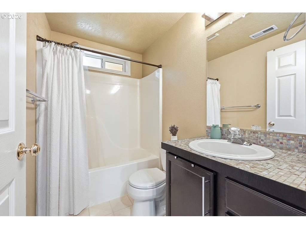 1348 Keller St Property Photo 23
